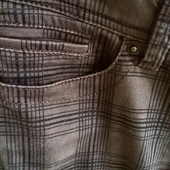 YMI city of angels Low rise Brown Plaid Pant - Picture 3 of 6